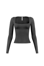 Load image into Gallery viewer, Cassie Long Sleeve Scoop Neck Top (Black)