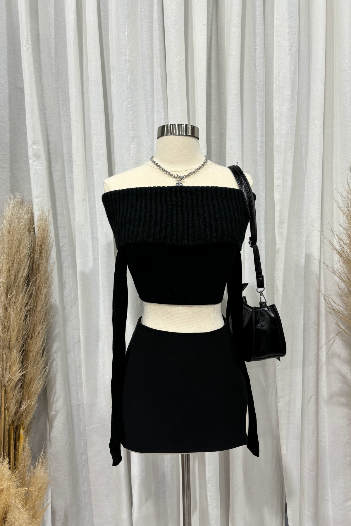 Lena Off Shoulder Long Sleeve Top (Black)