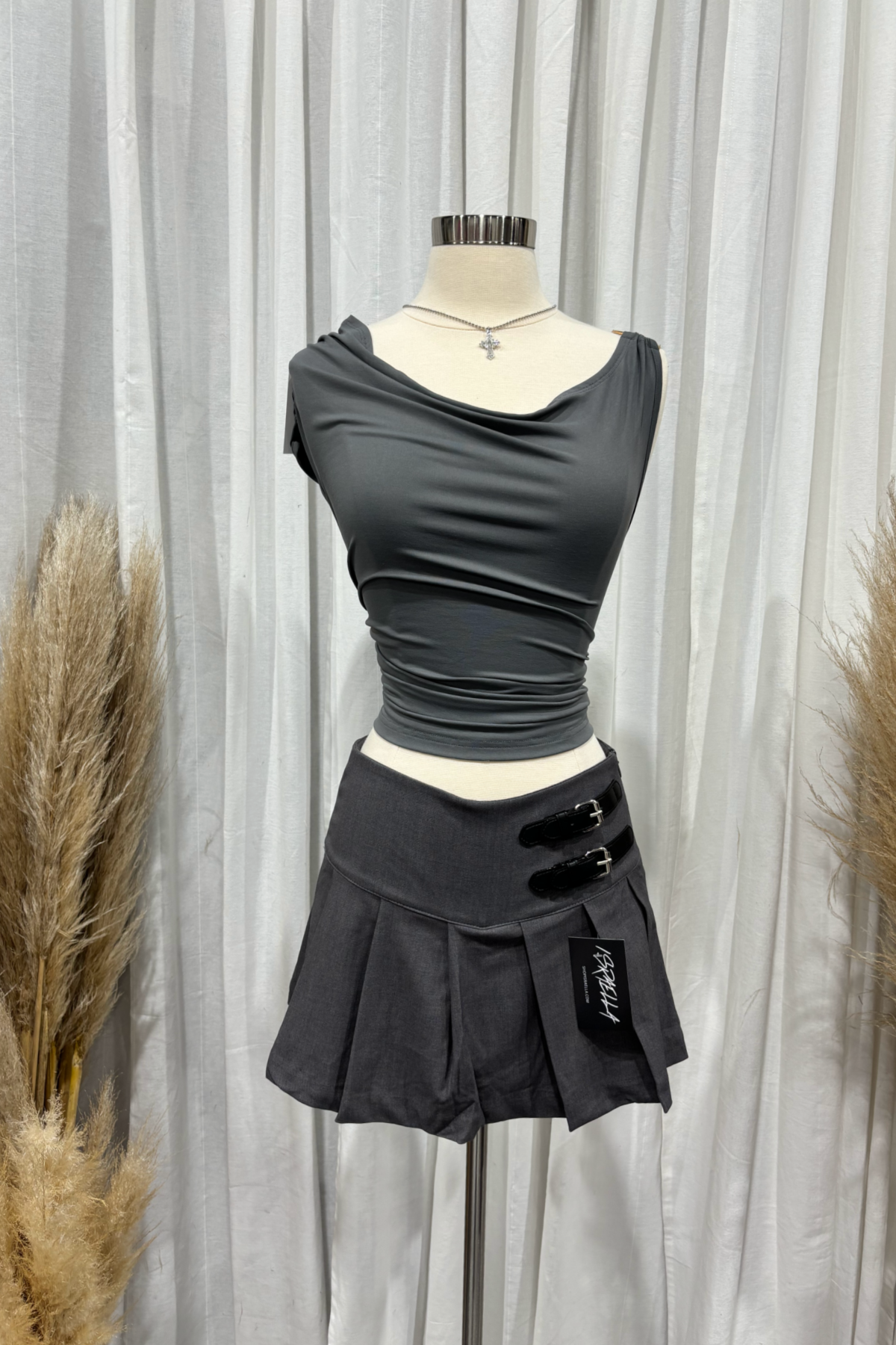 Lissa Pleated Mini Skirt (Heather Grey)