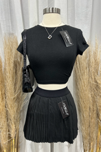 Load image into Gallery viewer, Arianna Pleated Tennis Skirt (Black)