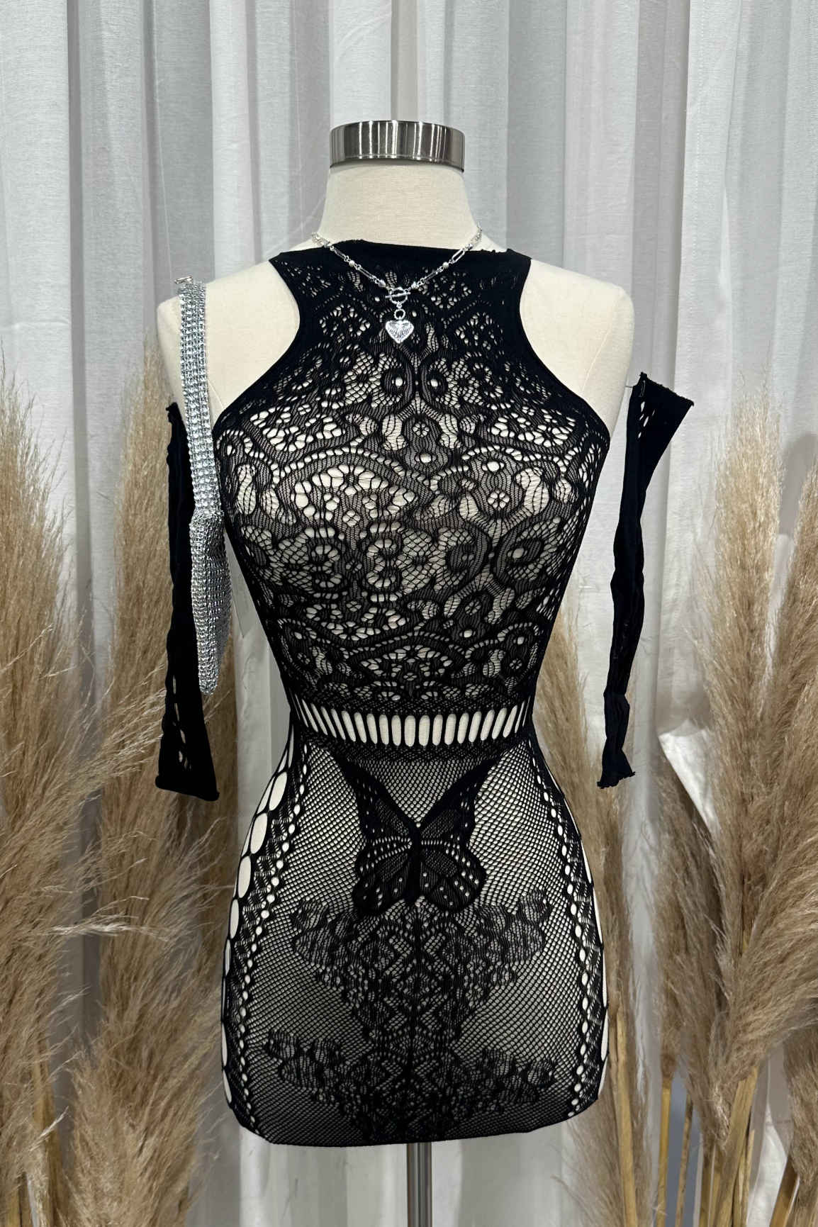 Ebony Poster Girl Dress W/ Sleeve (Black)