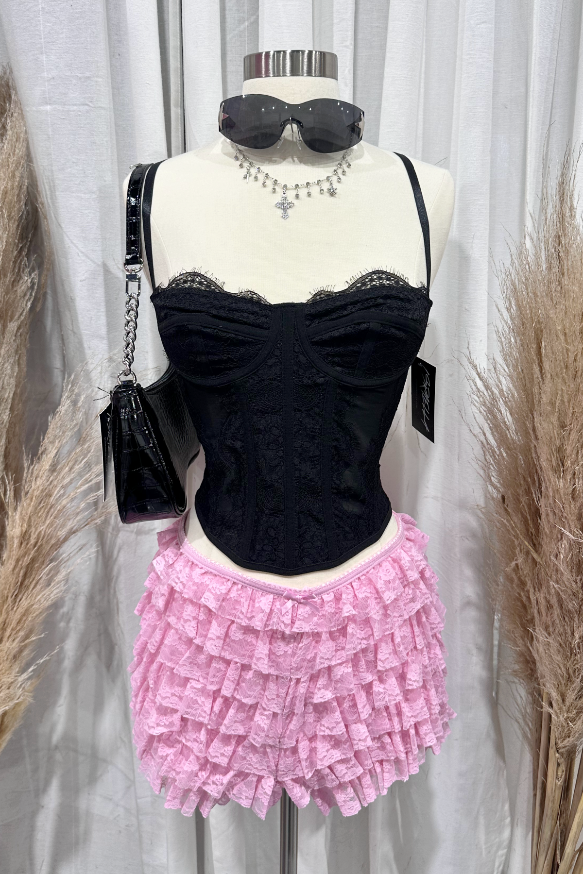 Rosie Lace Shorts (Pink)
