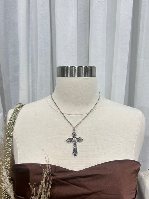 Cruz Cross Necklace (Silver)