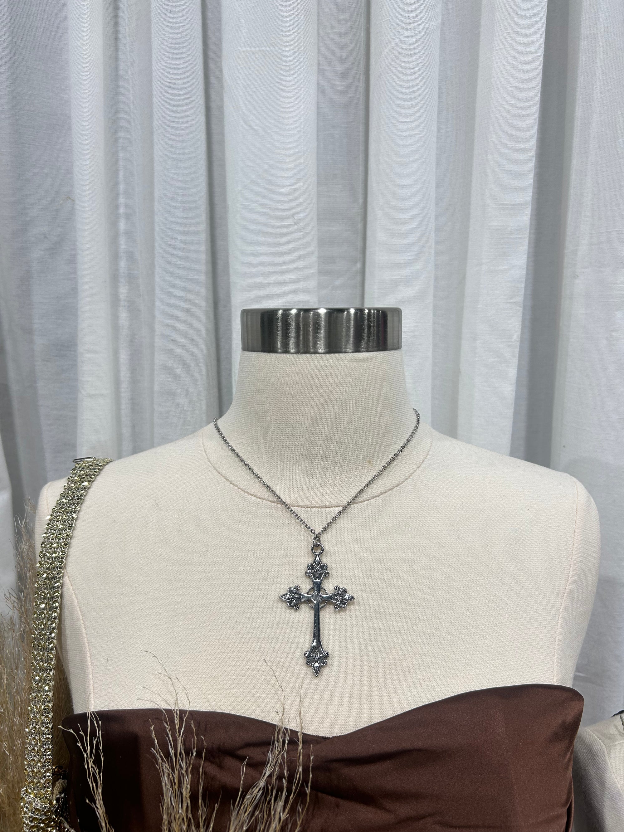 Cable Chain Cross Necklace (Silver)