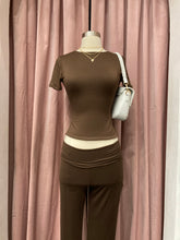 Load image into Gallery viewer, Shar Round Neck Basic Top (Chocolate Brown)