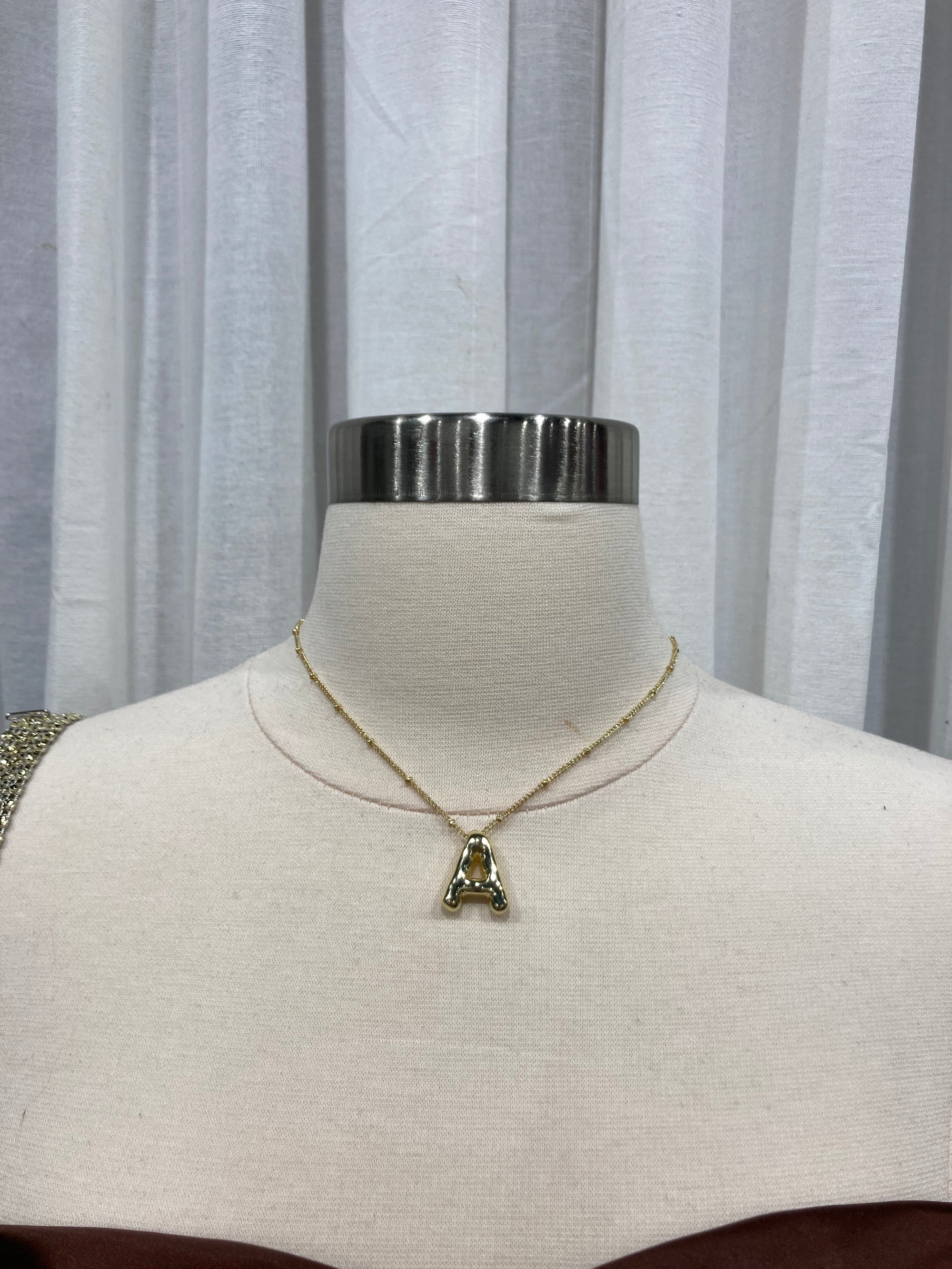 Letter Pearl Necklace (2 Colors)