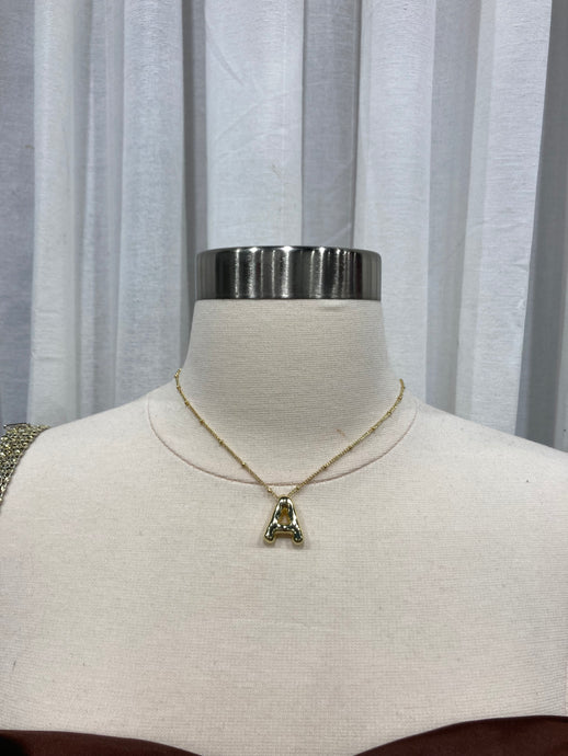 Letter Pearl Necklace (2 Colors)