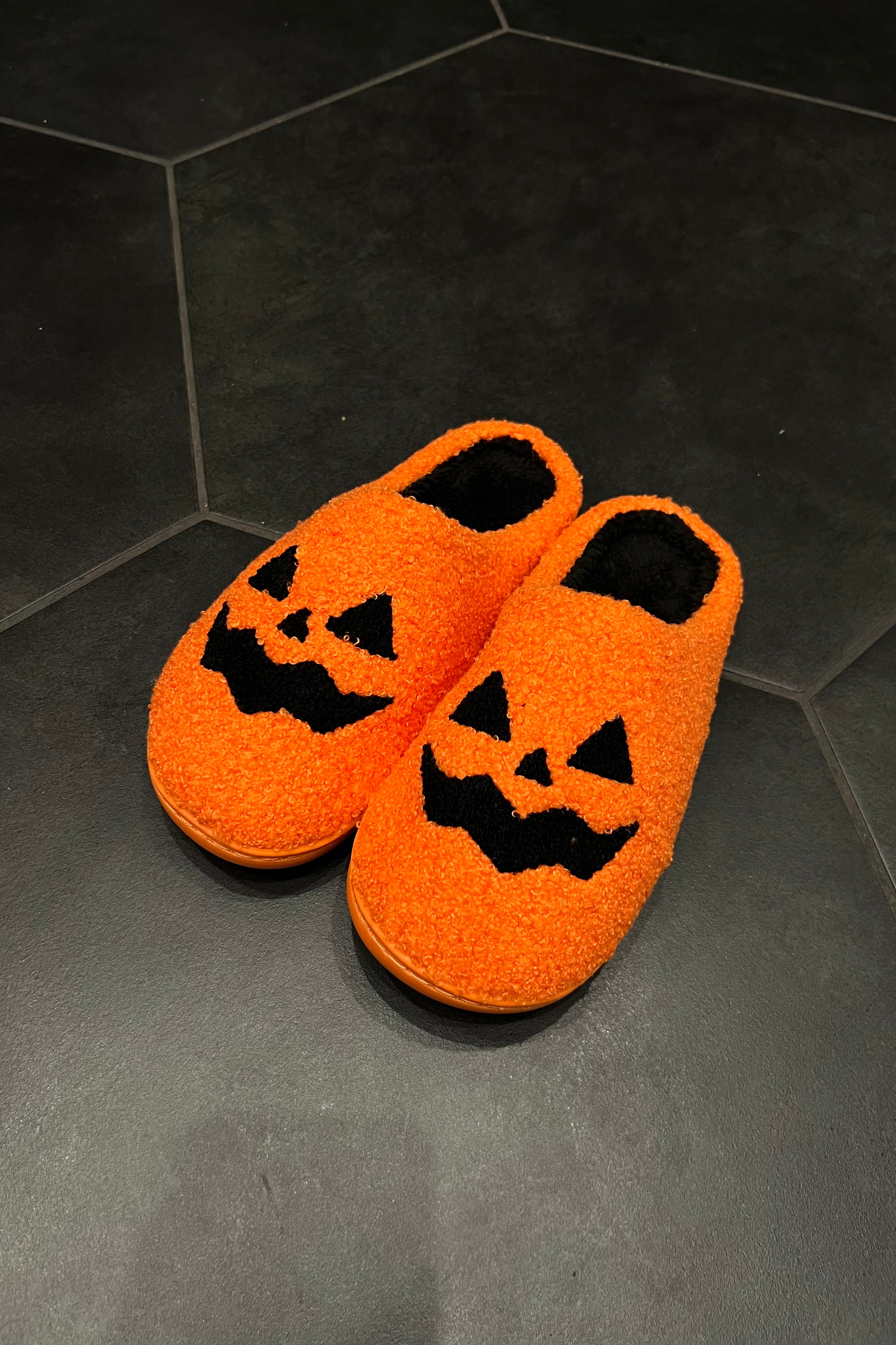 Slippers (23 Color Options)