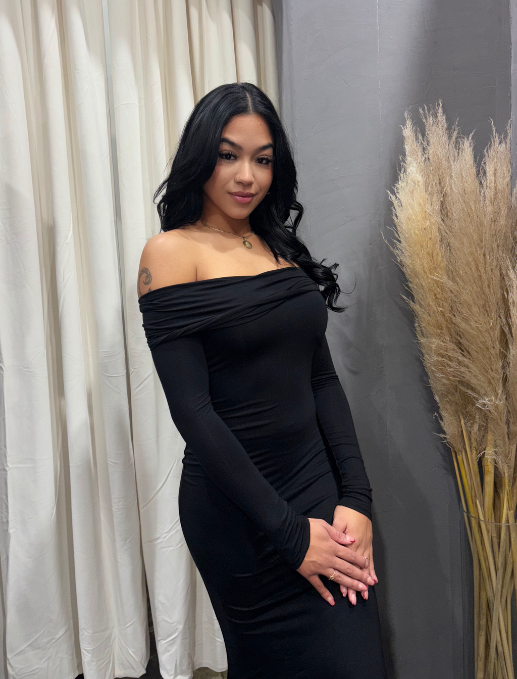 Nashira Off The Shoulder Maxi Dress (Black)