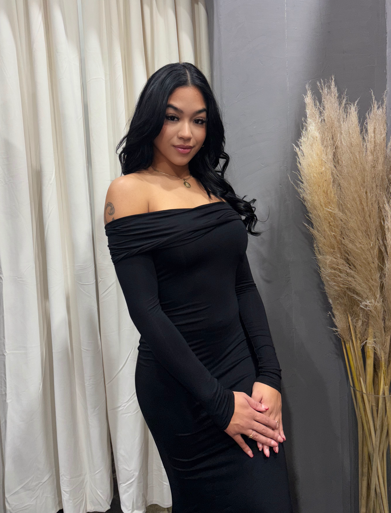 Nashira Off The Shoulder Maxi Dress (Black)