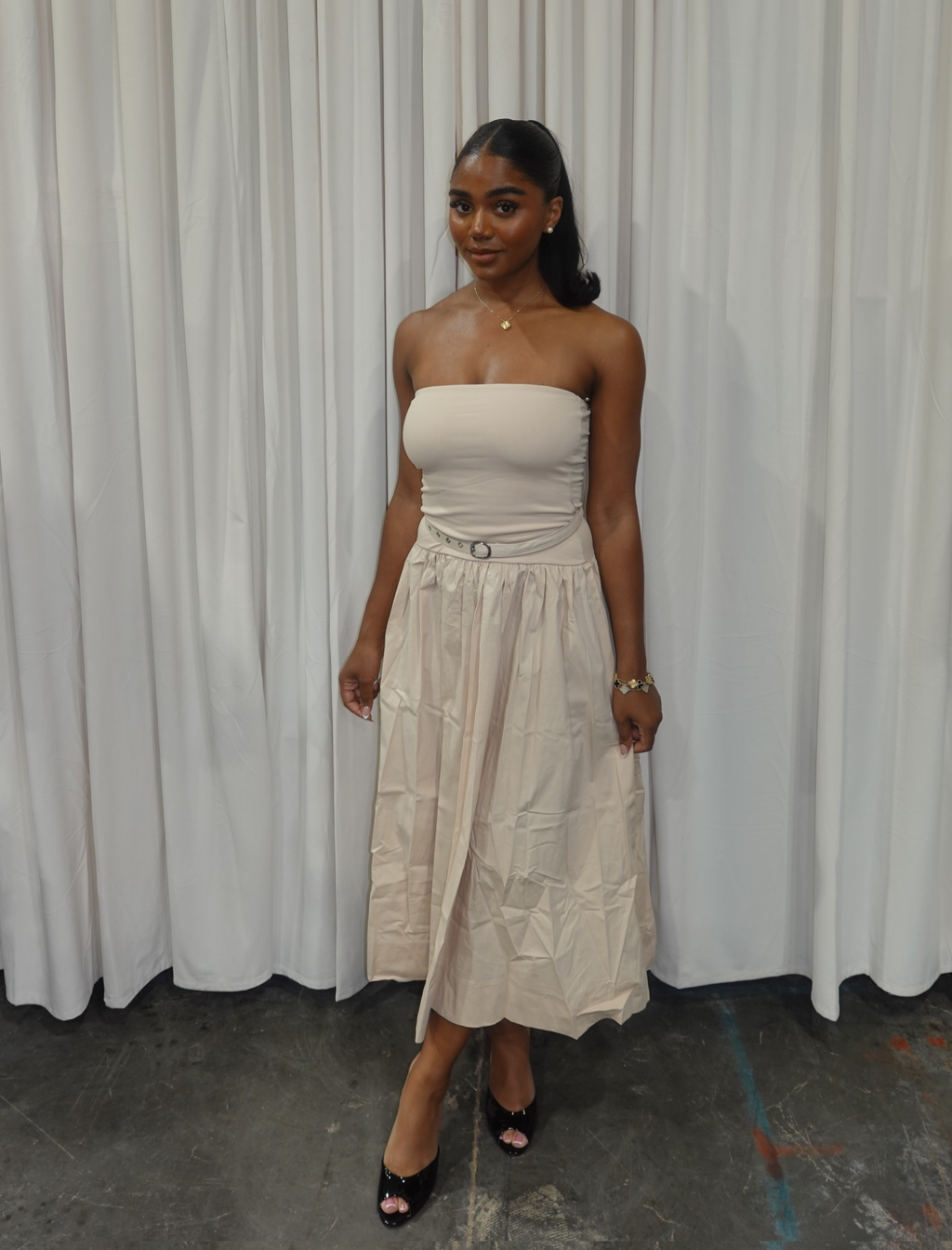 Duchess Tube Maxi Dress (Khaki)