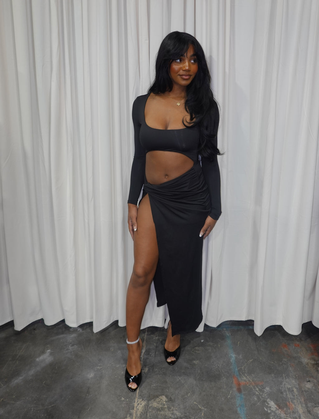 Brynlee Long Sleeve Cutout Maxi Dress (Black)