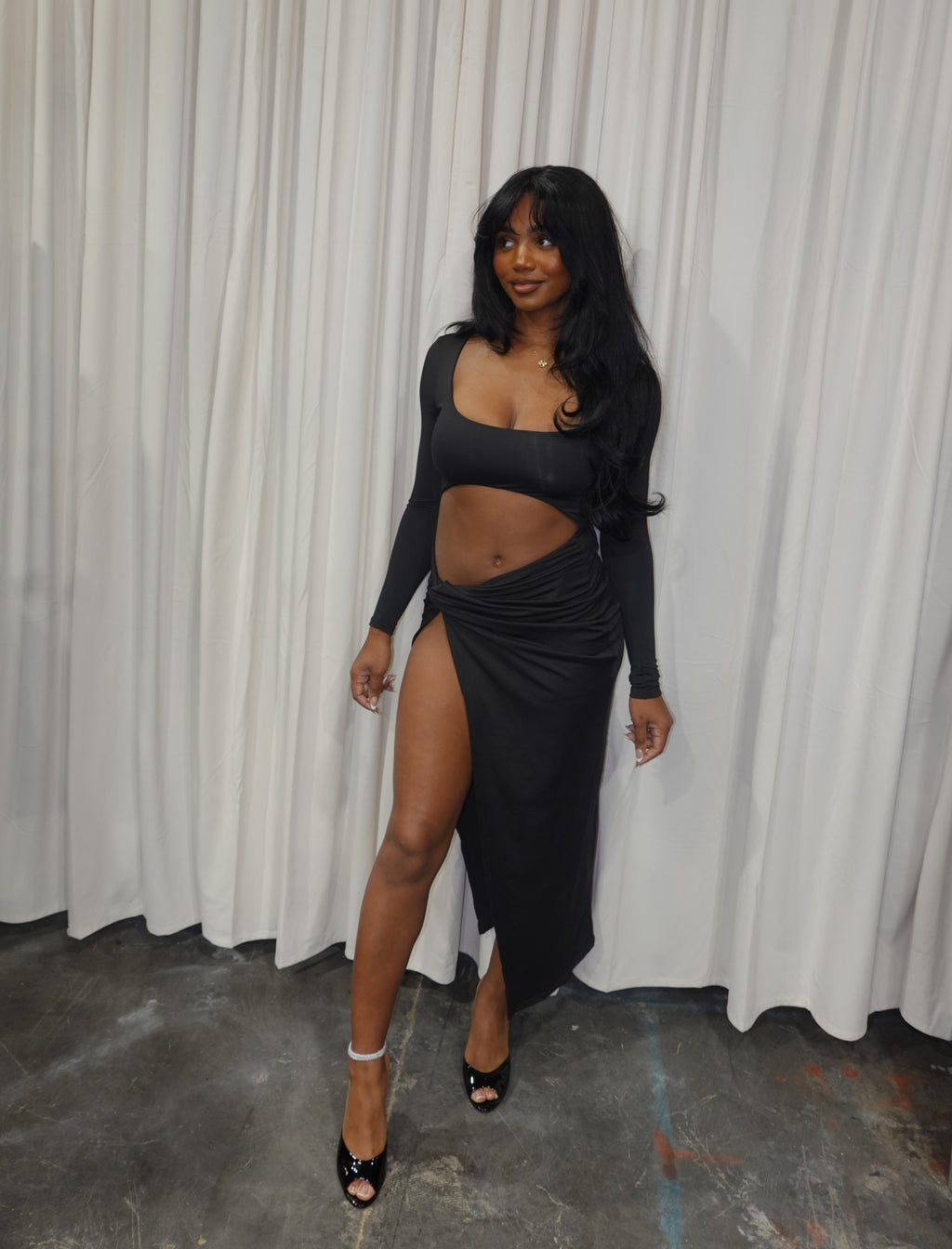 Brynlee Long Sleeve Cutout Maxi Dress (Black)