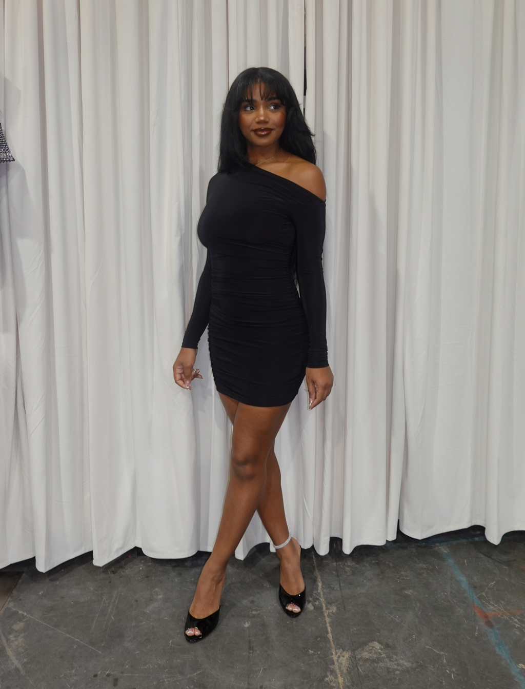 Ray Asymmetrical Long Sleeve Dress (Black)