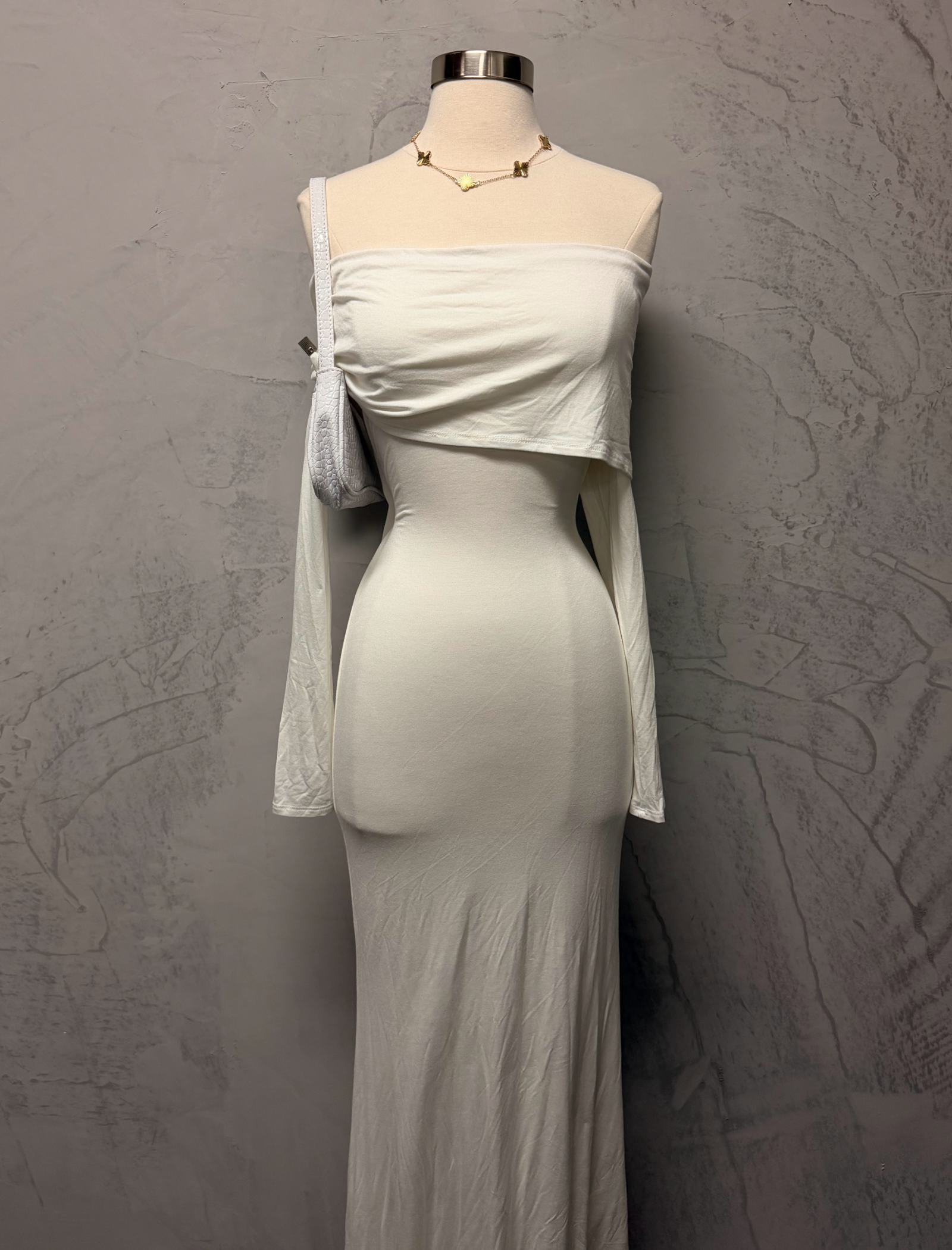 Nashira Off The Shoulder Maxi Dress (White)