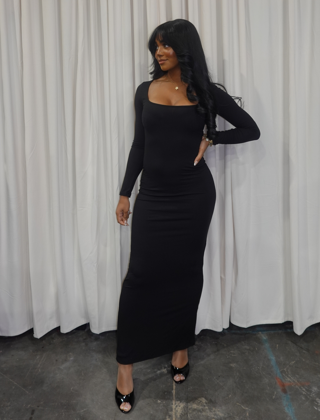 Kourtney Long Sleeve Ribbed Maxi Dress (Black)