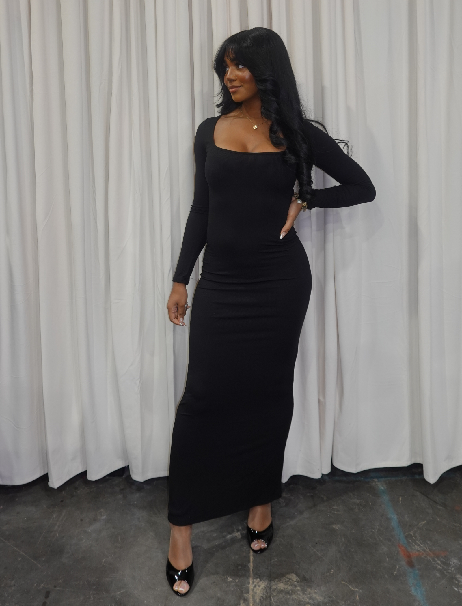 Kourtney Long Sleeve Ribbed Maxi Dress (Black)