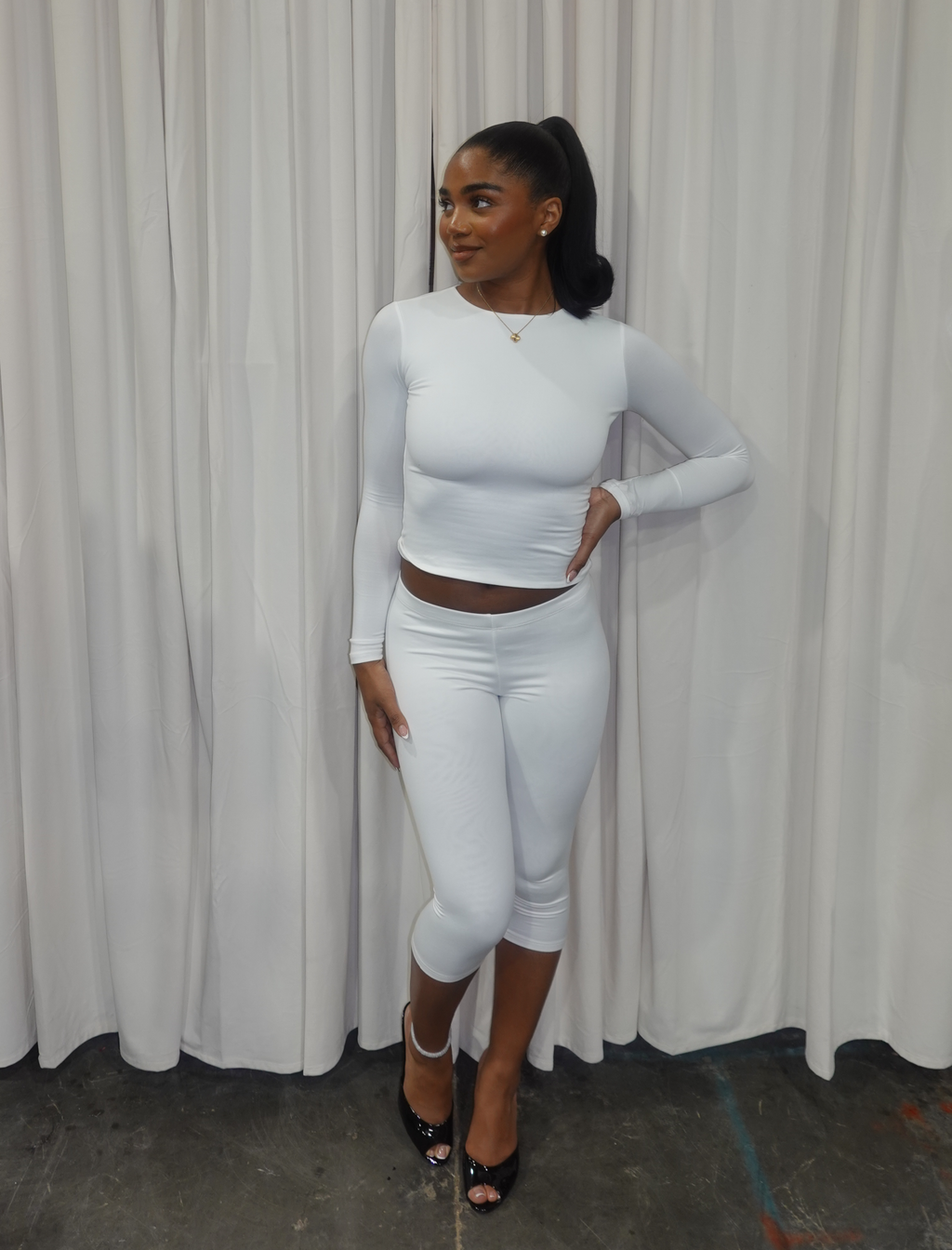 Cara Capri Leggings (White)