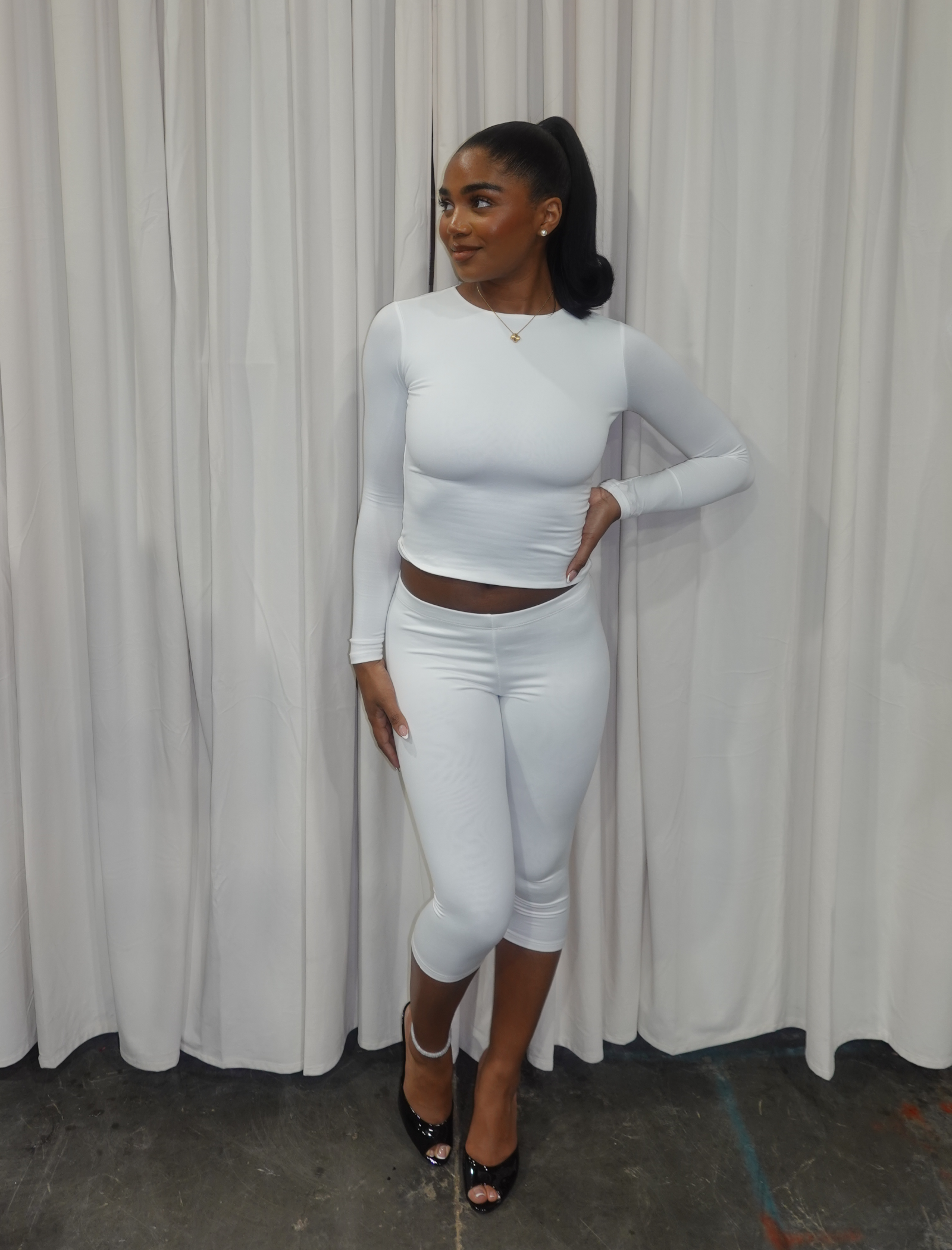 Cara Capri Leggings (White)