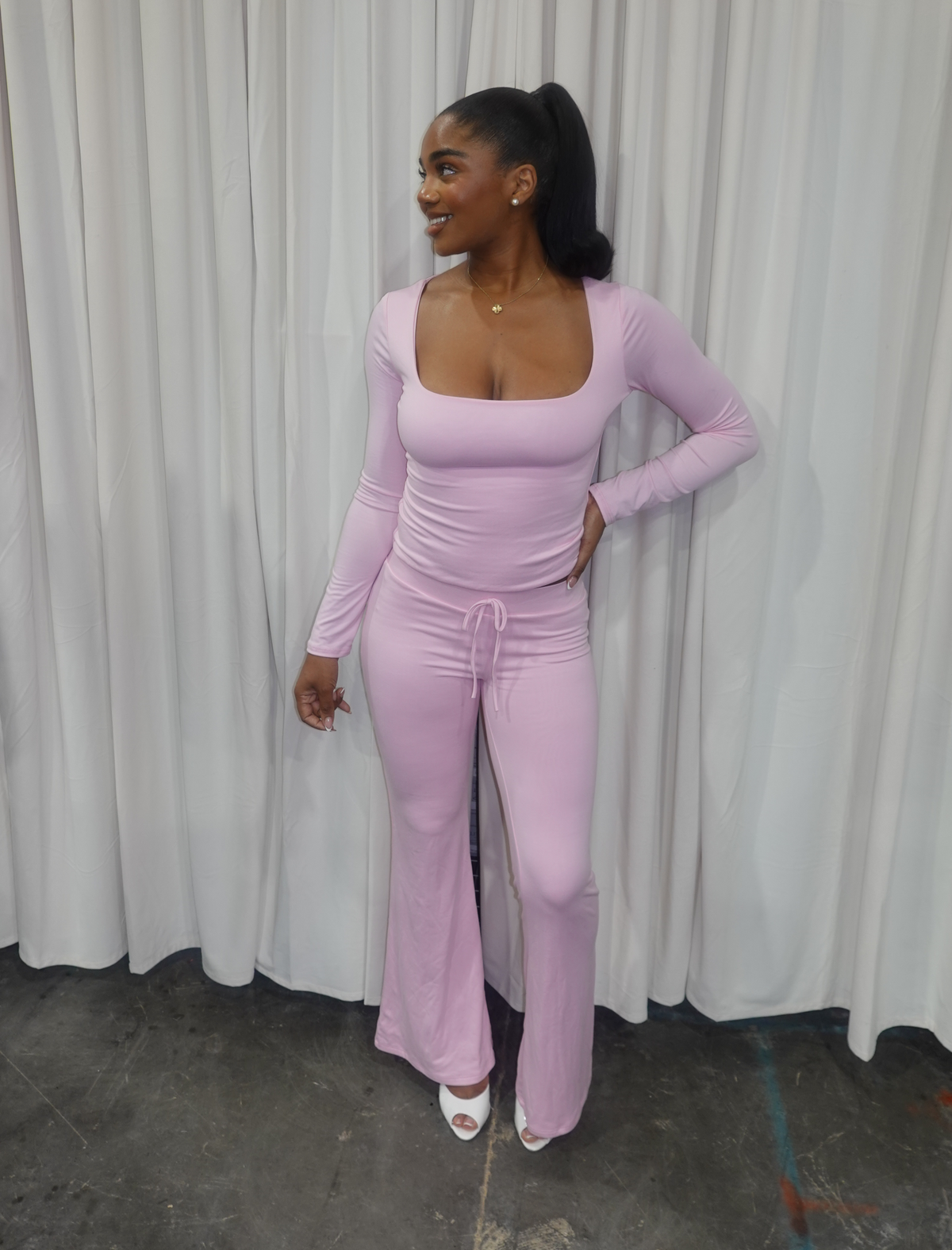 Cassie Long Sleeve Scoop Neck Top (Baby Pink)