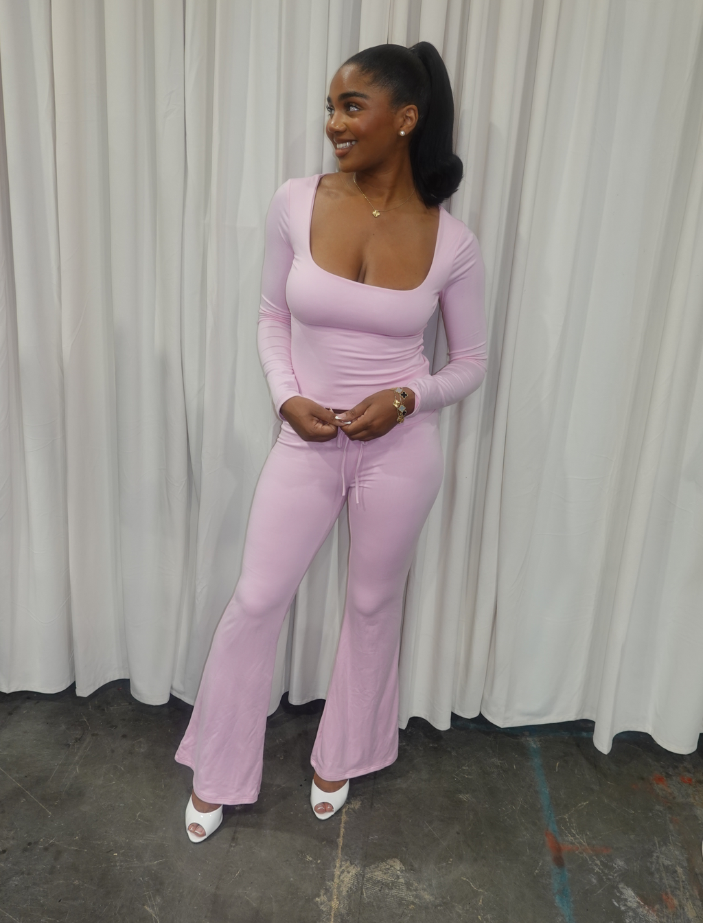 Cassie Long Sleeve Scoop Neck Top (Baby Pink)