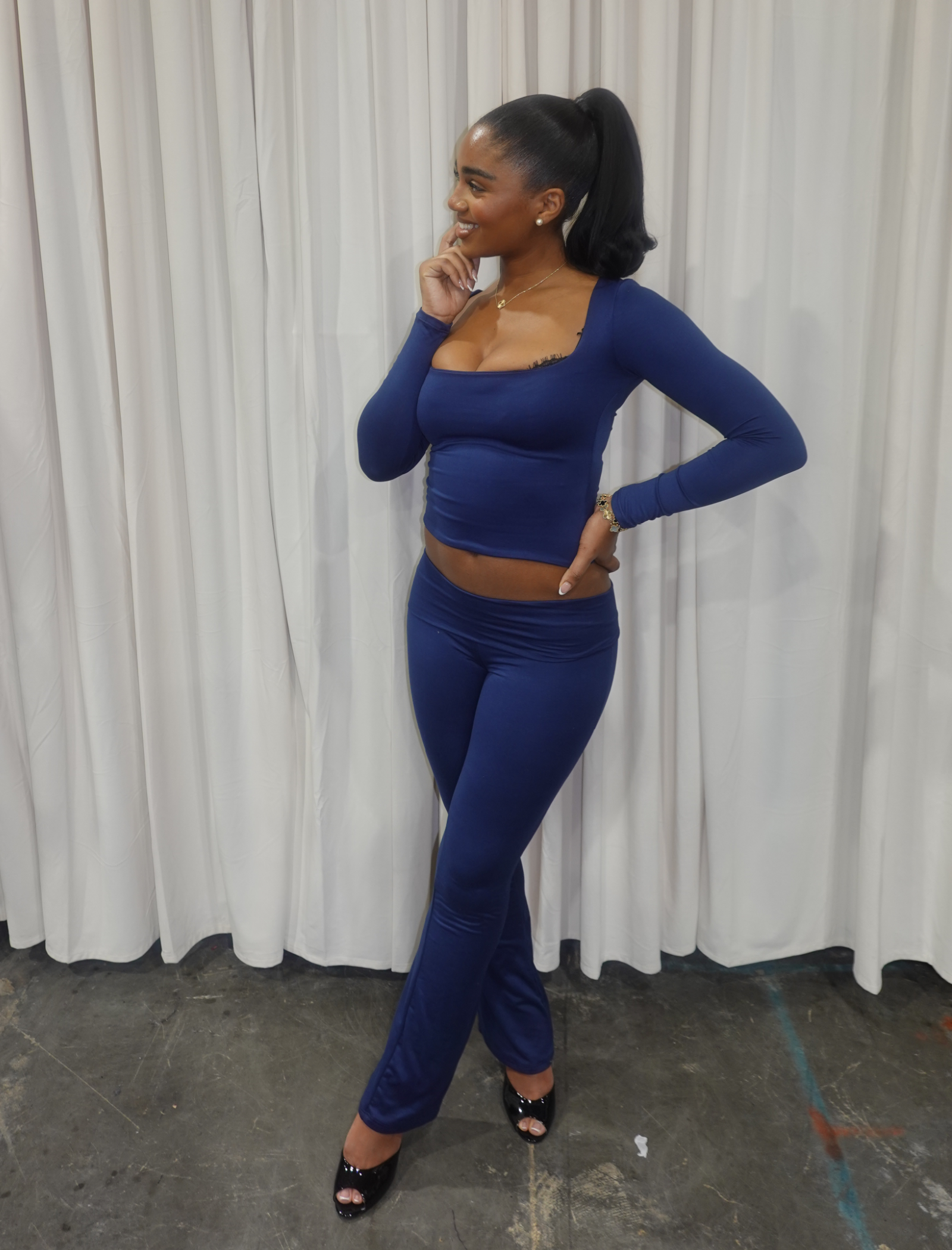 Cassie Long Sleeve Scoop Neck Top (Navy Blue)