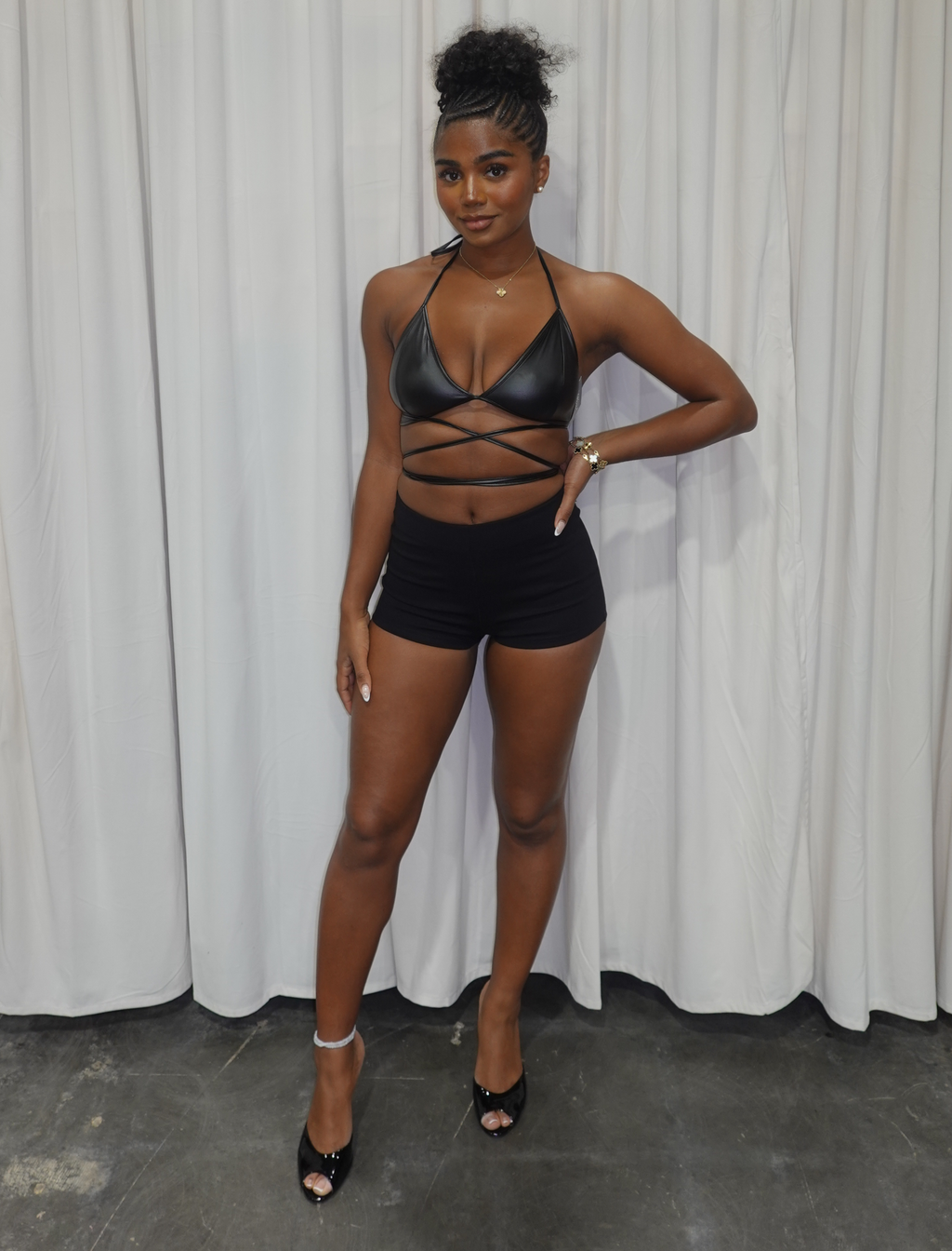 Ren Backless Halter Top (Black)