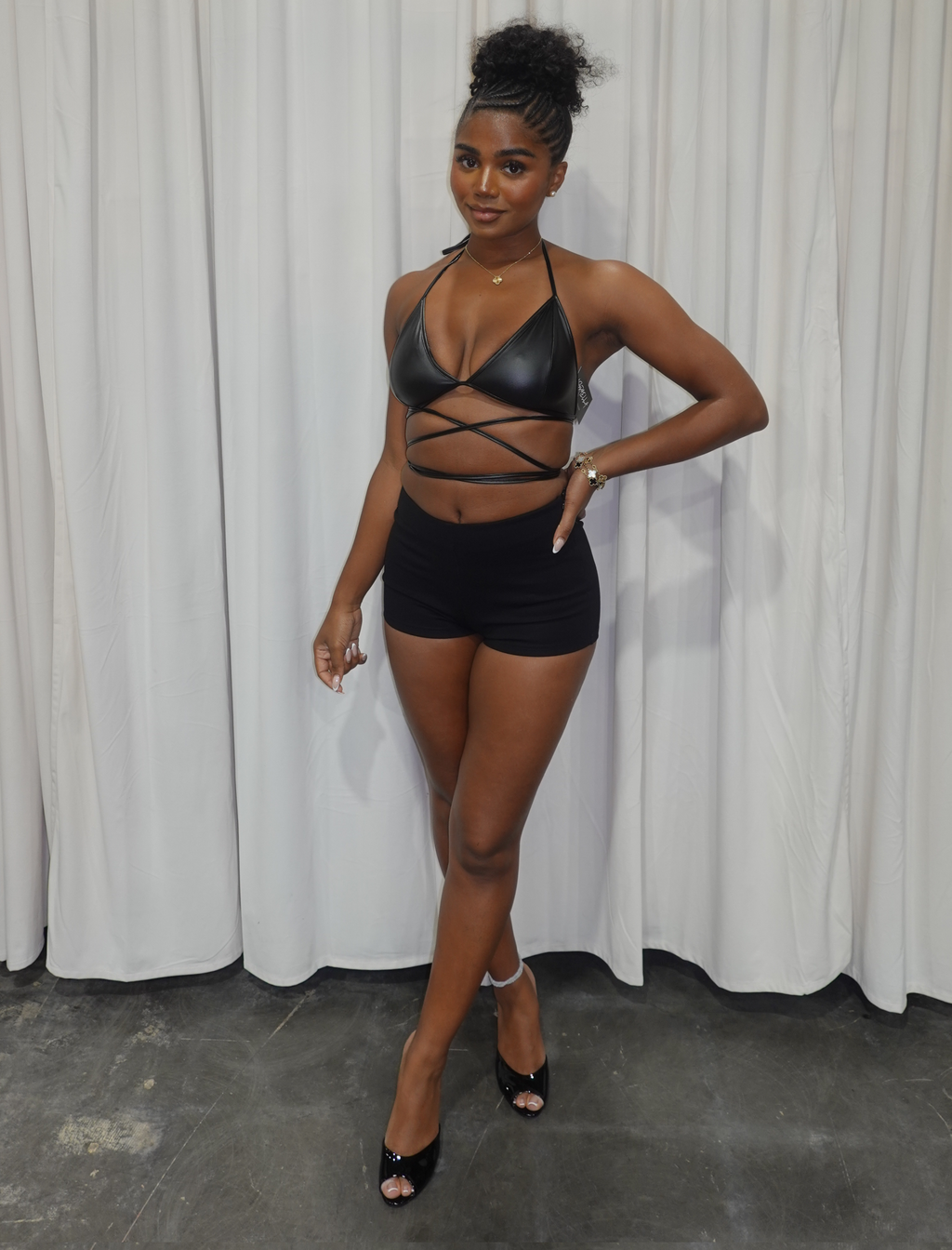 Ren Backless Halter Top (Black)